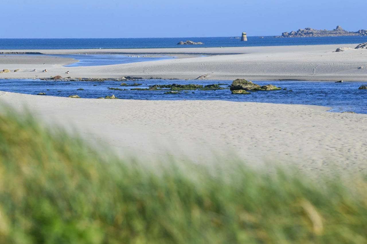 Entre Terre Et Mer Plougoulm Exterior photo